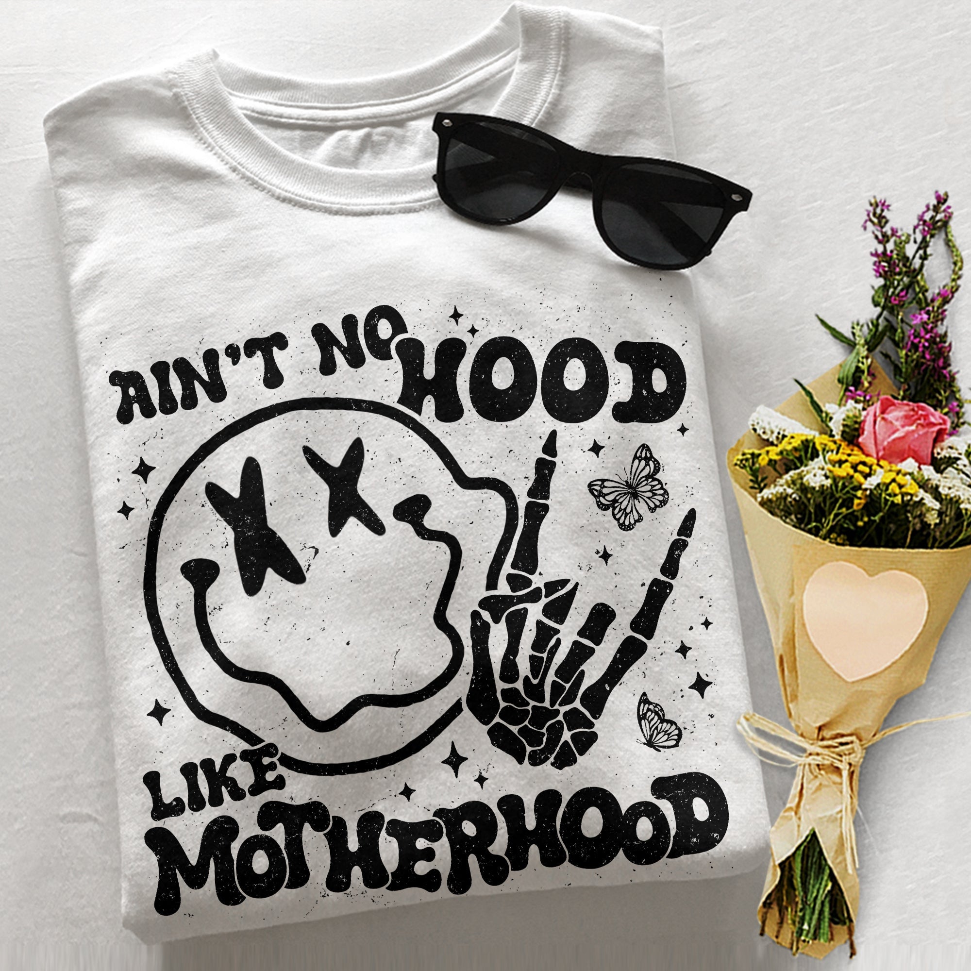 Sandjest Mom T-Shirt Ain??t No Hood Like Motherhood Gift for Mother Mommy Mama