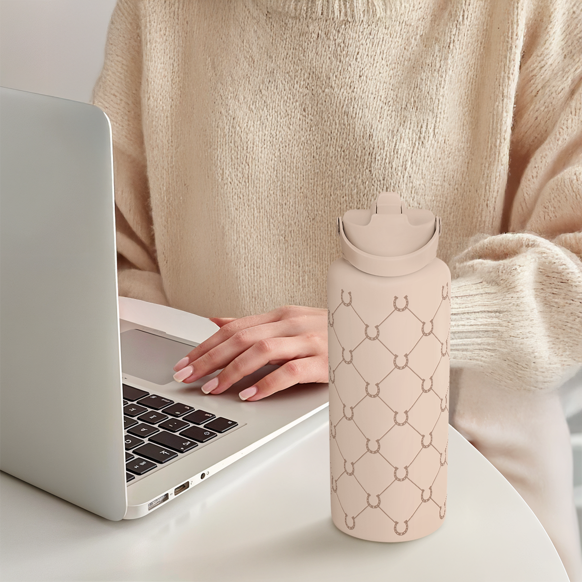 Brown Horse SipChic | Straw Lid Water Bottle 32oz
